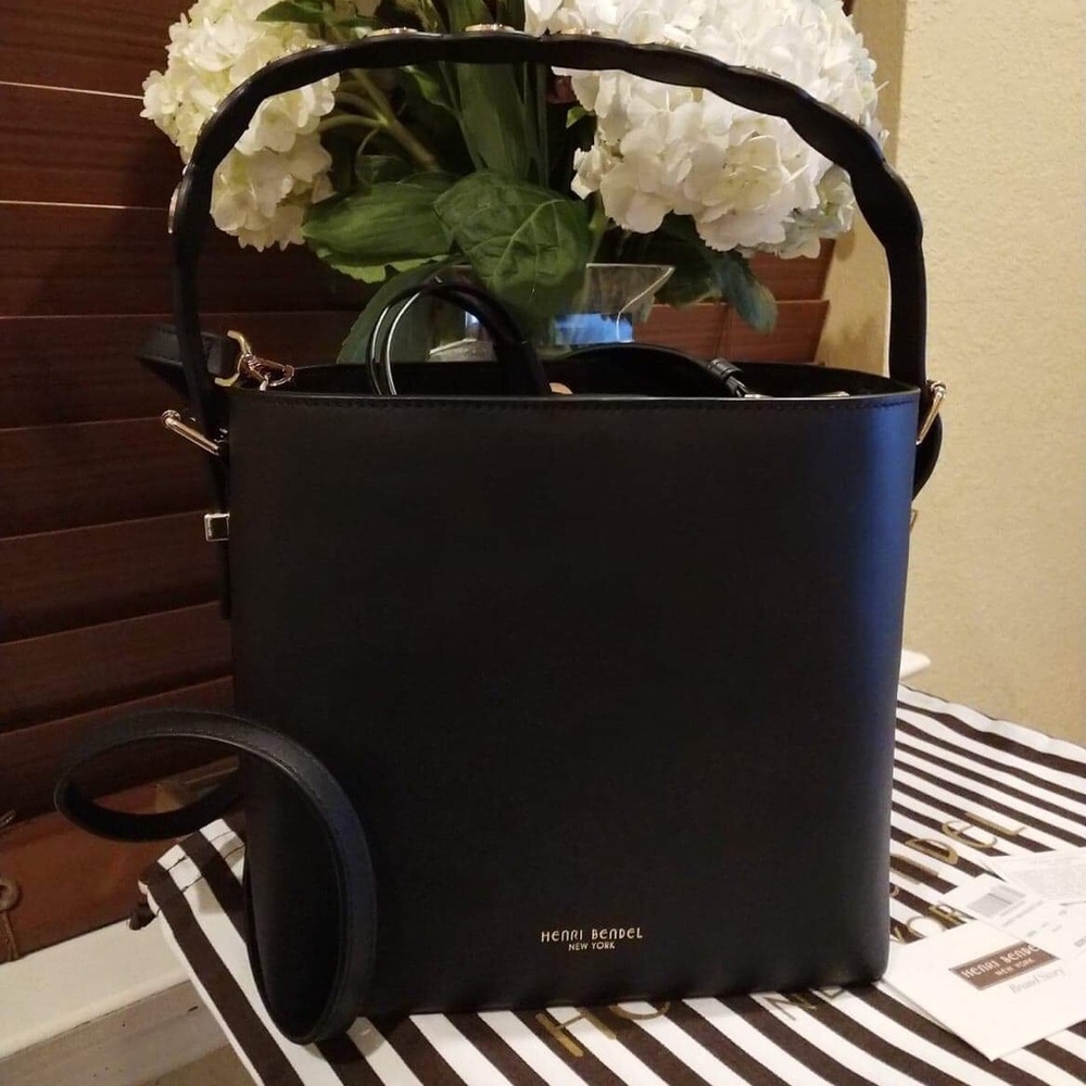 😍 Henri Bendel Surrey Mini Bucket Bag